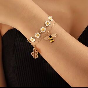 Daisy and Bee Charm Bracelet Set